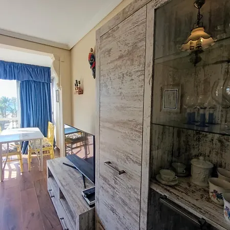 Ocean View Apartment, A One-minute Walk To The Apartamento