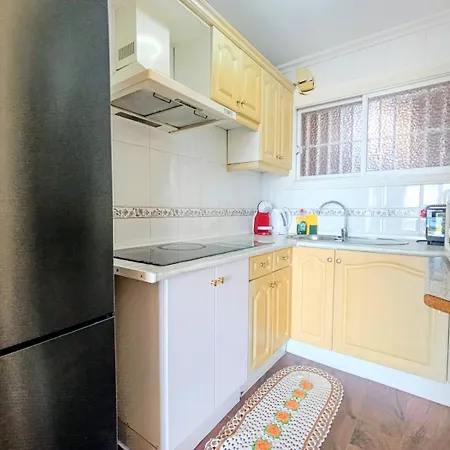 Ocean View Apartment, A One-minute Walk To The *
