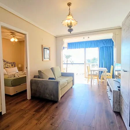 Ocean View Apartment, A One-minute Walk To The *